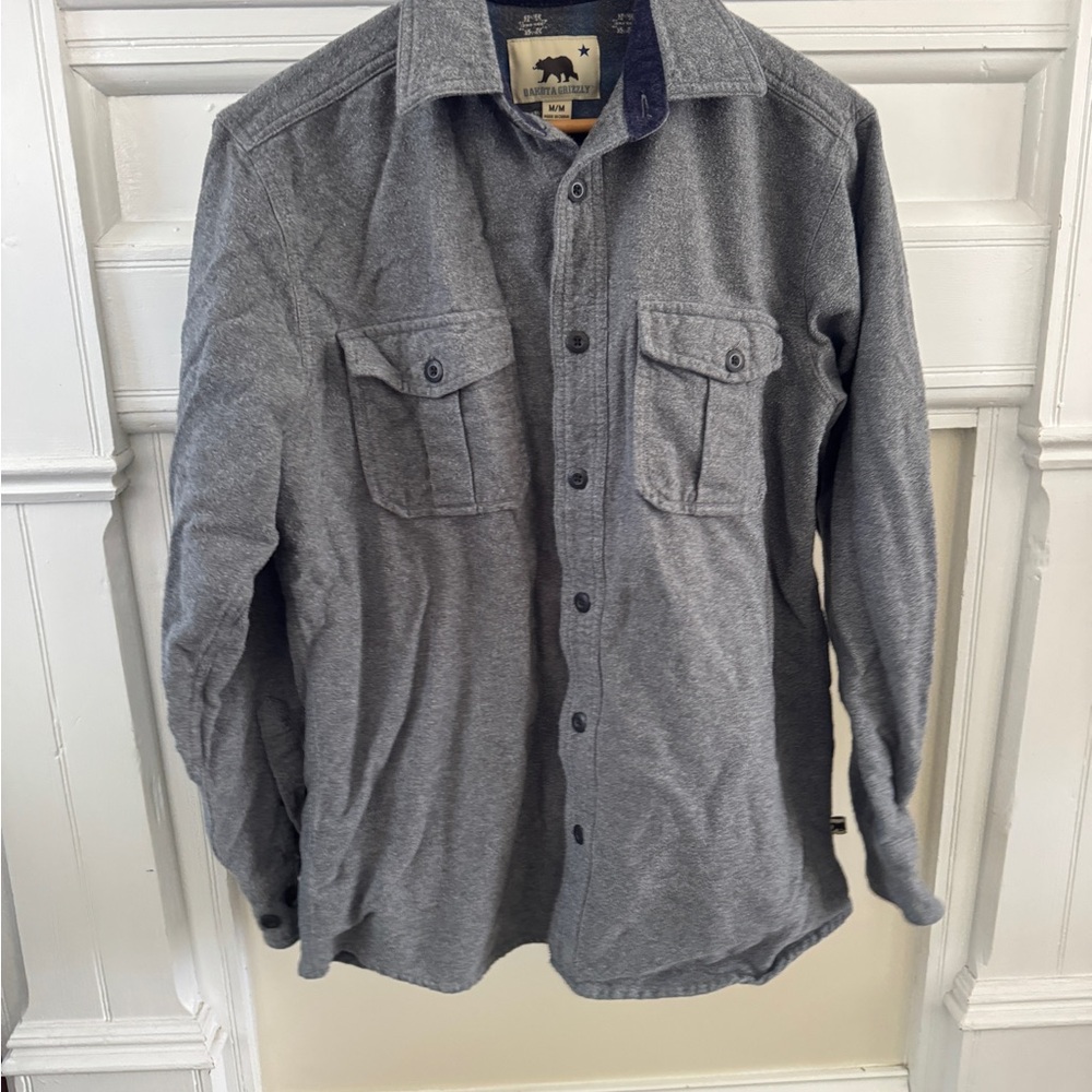 Men's Gray Button-Up Shirt